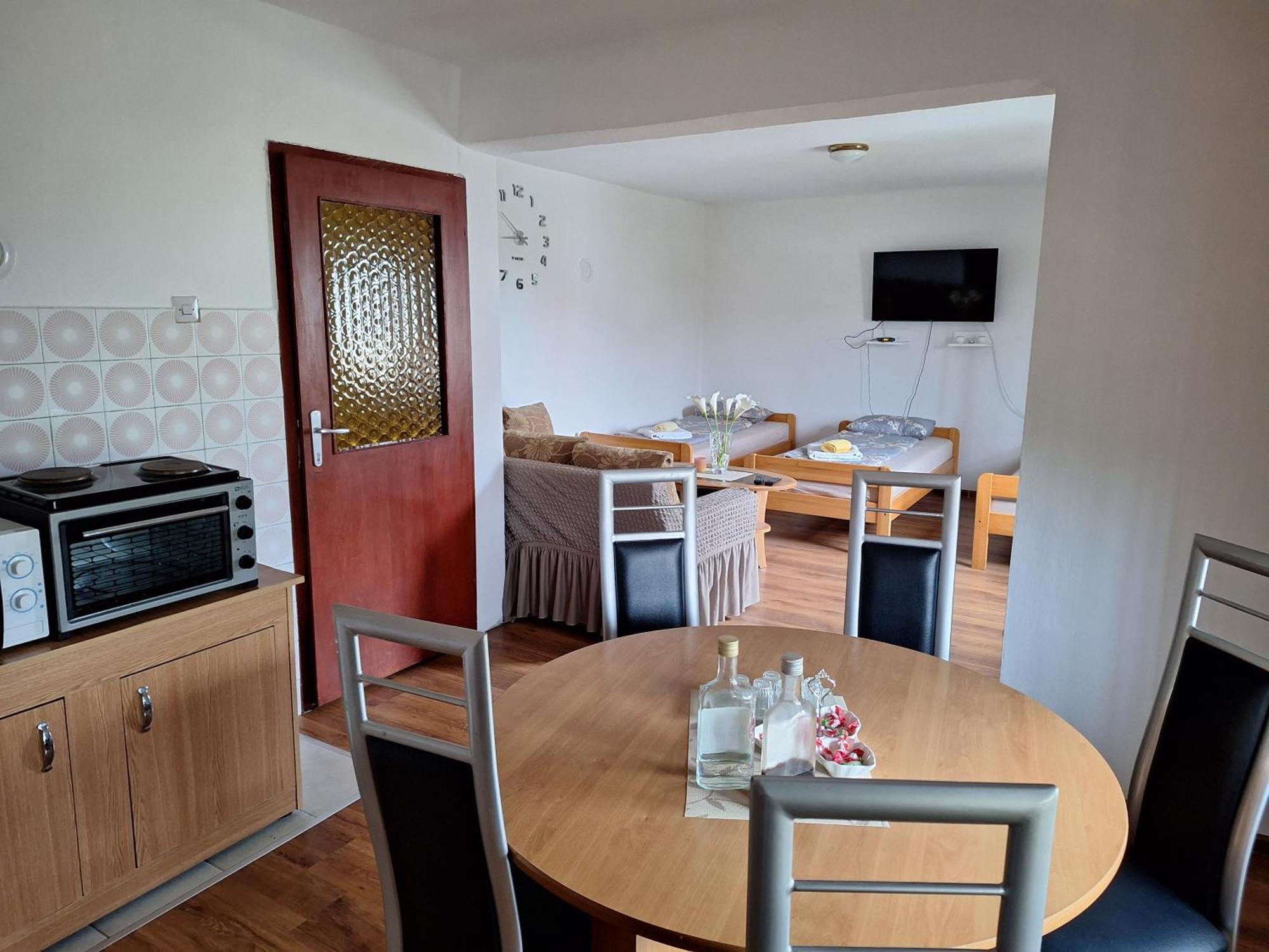 Aki Apartamento Drvar Exterior foto